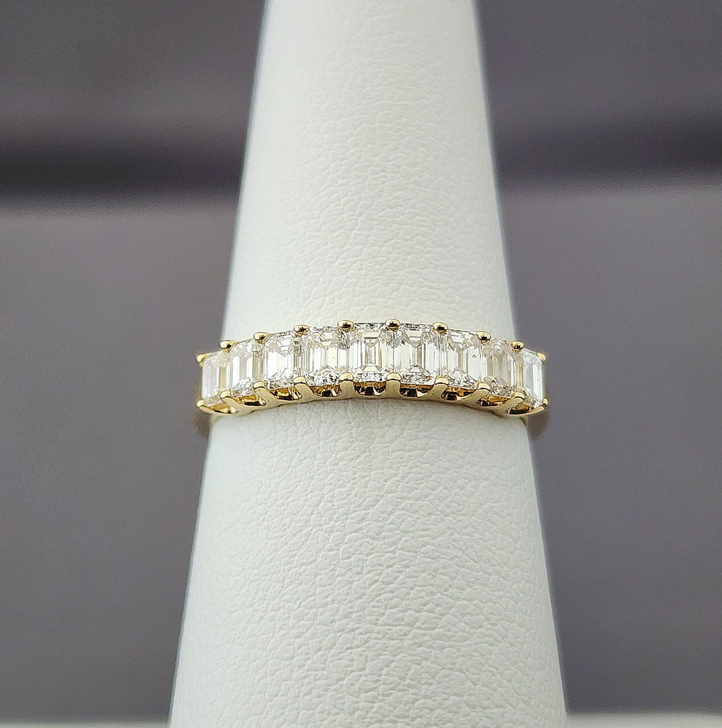 Emerald Cut Diamond Band