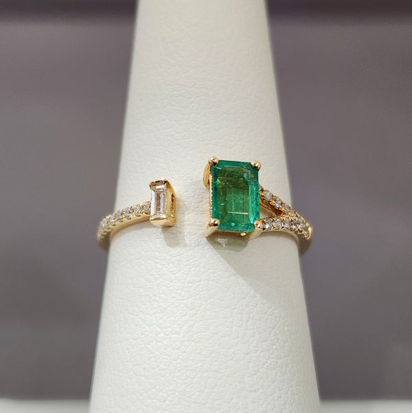 Emerald & Diamond Toi Et Moi Ring