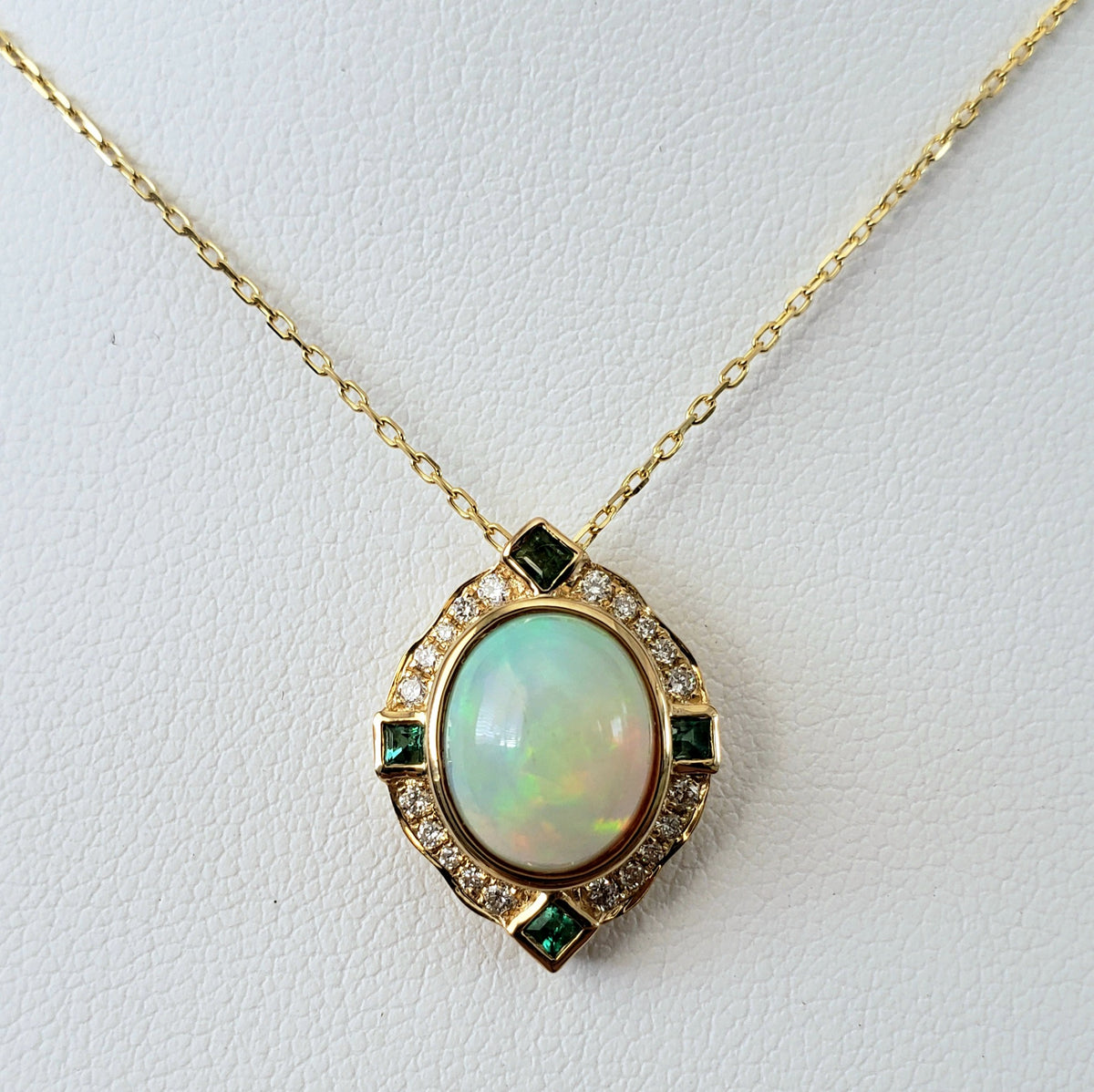 Vintage opal pendant - Monte Cristo