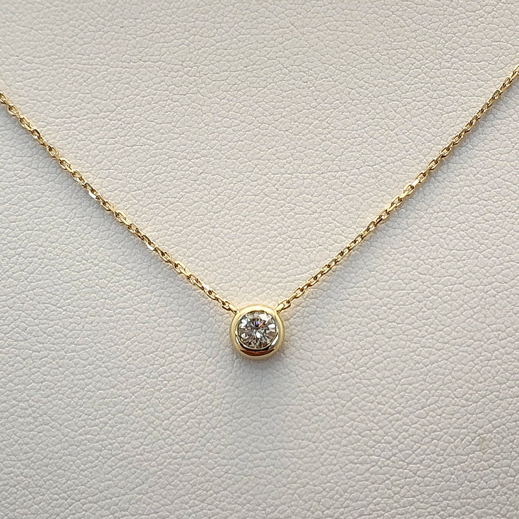 For Sale][US to Any] Kuololit 5mm, 0.5ct Lab Diamond Floating Bezel Necklace  in 10k White Gold. $220 shipping in U.S. Shipping quote for international.  : r/LabDiamondGemstoneBST